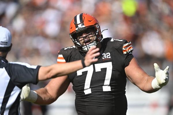 Browns place G Wyatt Teller (knee) on IR thumbnail