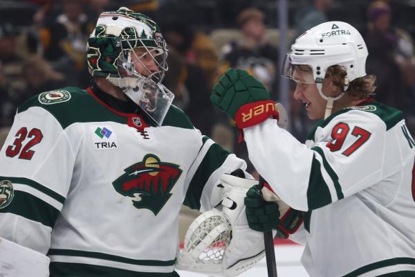 Stingy Wild take win streak into visit with Blackhawks