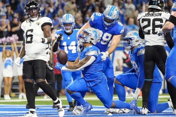 Lions steamroll Jaguars 52-6 for eighth straight victory