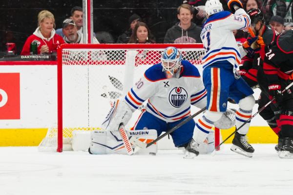 Calvin Pickard shines as Oilers beat Hurricanes to snap 5-game skid