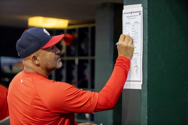 Nationals name bench coach Miguel Cairo as interim manager