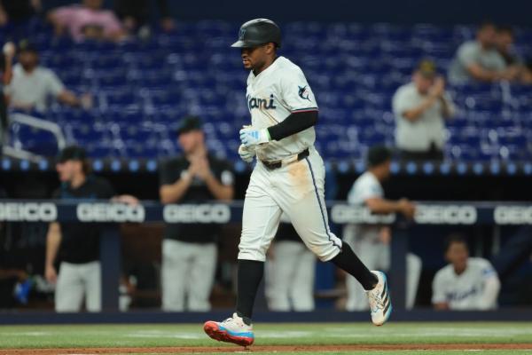 Marlins earn 1st win over Nationals in 6 games with comeback victory