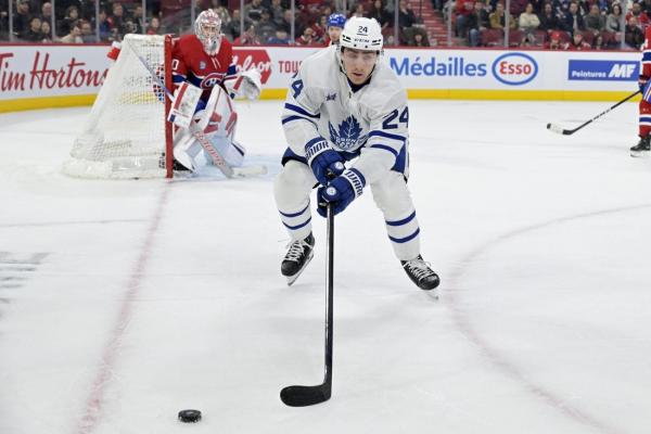 Leafs re-sign F Connor Dewar to 1-year contract