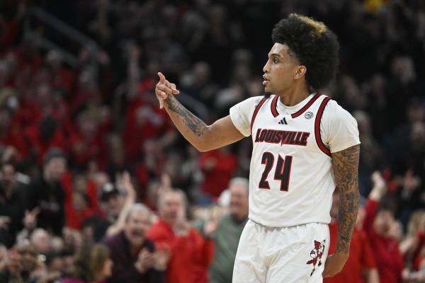 Chucky Hepburn erupts for 37 points to carry No. 19 Louisville past Pitt