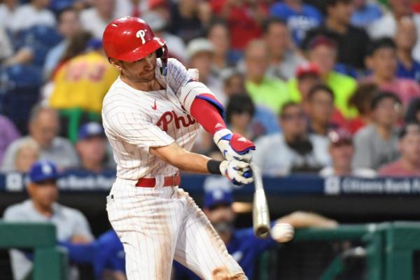 Phillies get key hits, keep Dodgers under control thumbnail