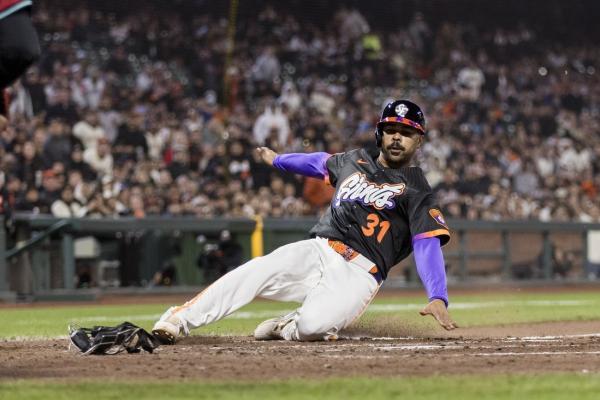 Giants DFA LaMonte Wade Jr., sign Dominic Smith