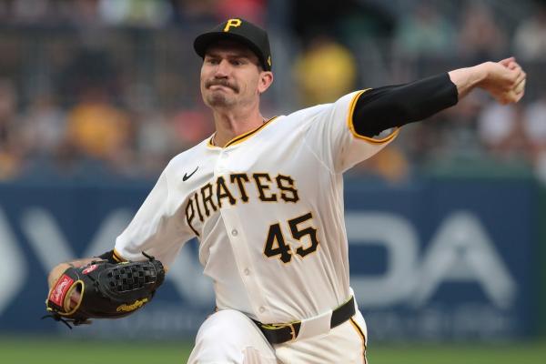 Pirates pound Cardinals, extend run blowout wins to four