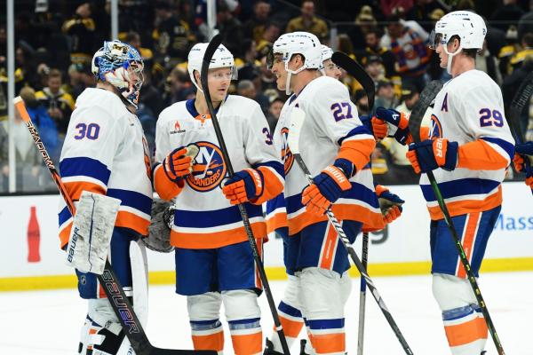 Islanders look to pick up steam in encounter vs. Predators