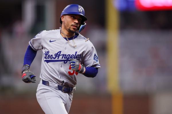 Yoshinobu Yamamoto, Mookie Betts lift Dodgers over Braves