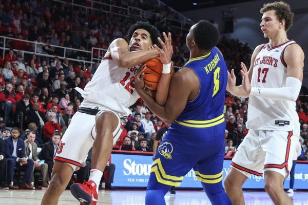 Balanced offense propels St. John’s past Delaware for 6th straight win