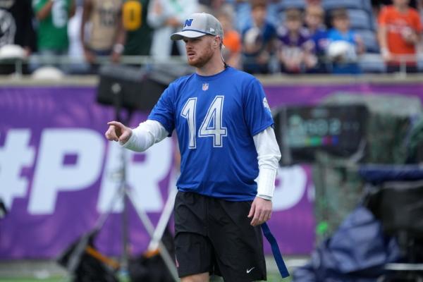 Seahawks coach slams door on Sam Darnold QB2 talk