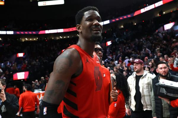 Blazers C Deandre Ayton (calf strain) out at least 4 weeks