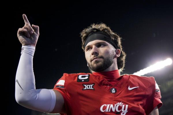 No. 21 Cincinnati extends win streak to 7 with victory over Baylor