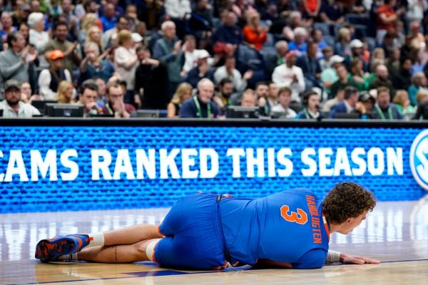 Florida C Micah Handlogten to return from broken leg