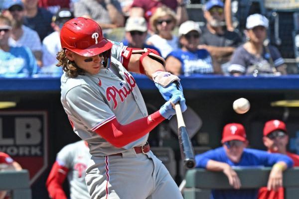 Phillies’ 16-hit attack overpowers Royals, clinches series win