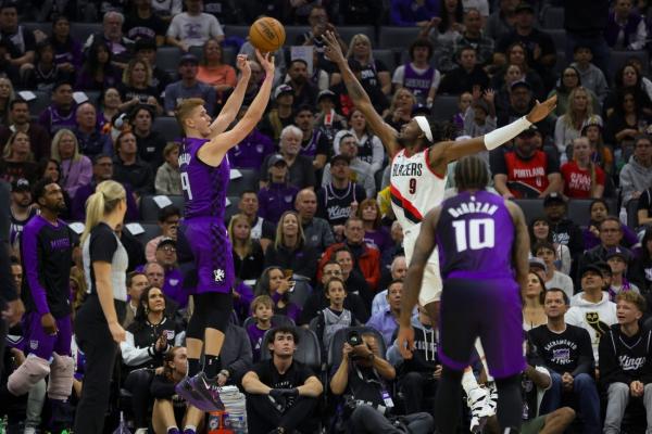 Kings top Blazers, end modest skid