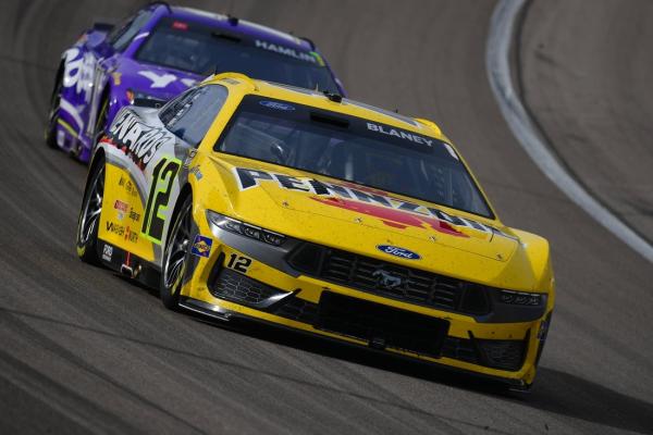 NASCAR’s great eight looking to strike it rich in Vegas