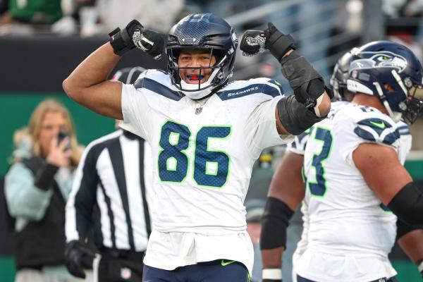 Seahawks head to Arizona on stay-ahead mission in division race