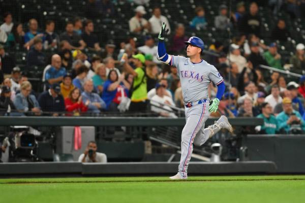 Rangers rally past Mariners in Kumar Rocker's debut thumbnail