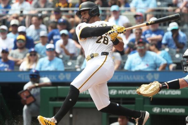 Johan Oviedo, Tommy Pham propel Pirates past Jays