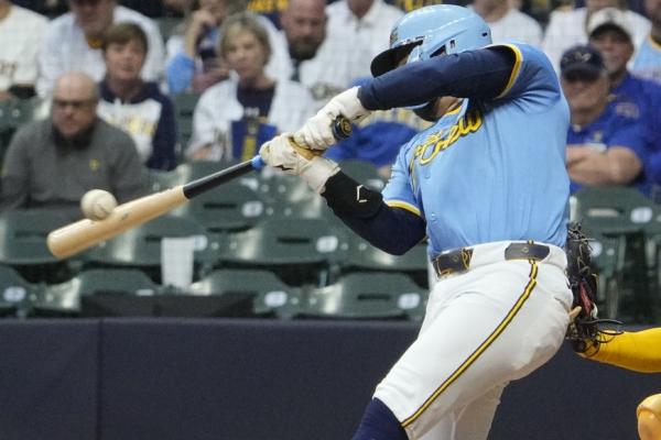 Caleb Durbin smacks walk-off homer in Brewers win over Padres