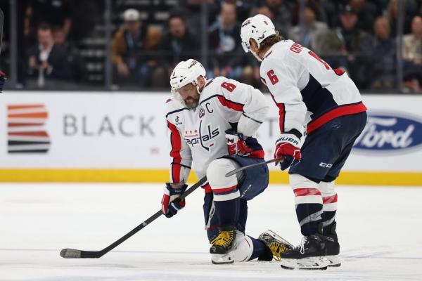 Alex Ovechkin limps off ice, leaves game with leg injury