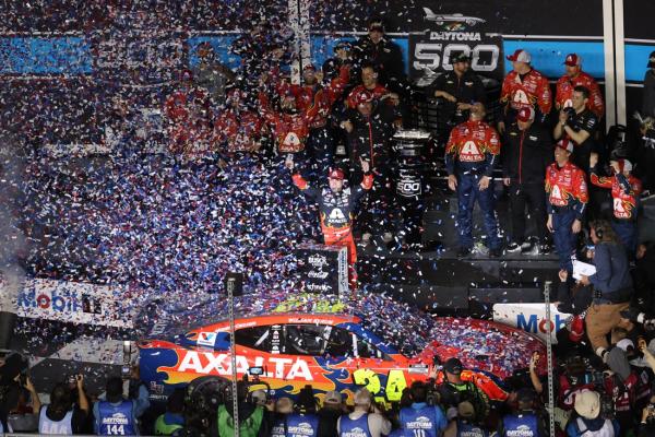 OT crash clears way for William Byron's repeat win at Daytona