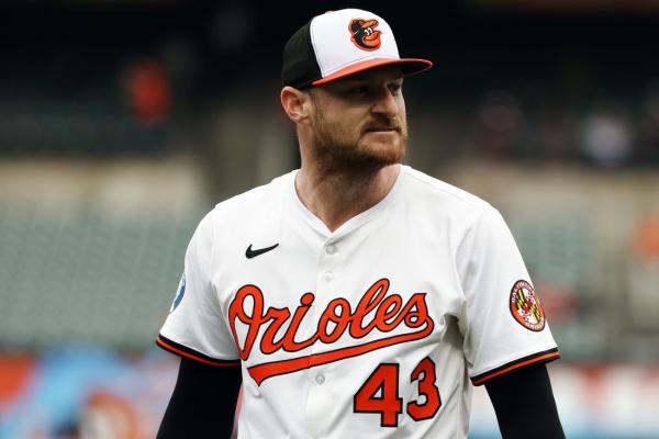Orioles trade RHP Bryan Baker to Rays for draft pick