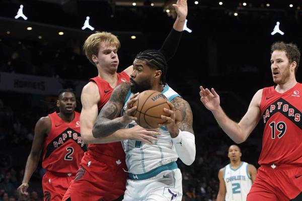 Hornets’ bench leads high-scoring win over Raptors