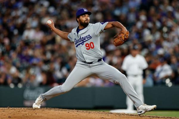 Dodgers adjust pitching staff, recall RHP Michael Petersen