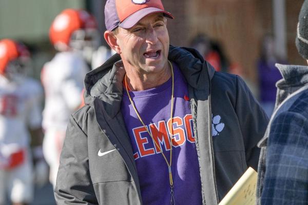 FBS coaches vote unanimously to adjust sport’s redshirt rule