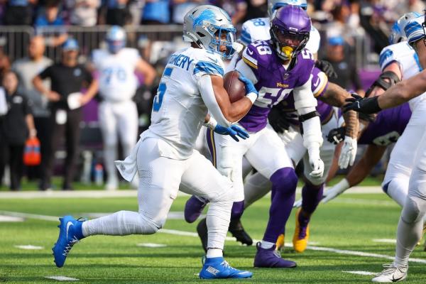 Lions RB David Montgomery injures knee vs. Vikings