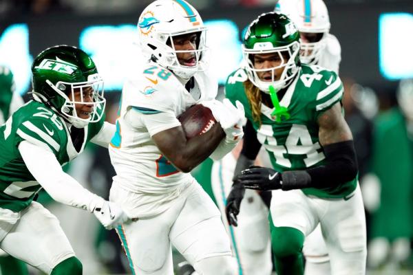 Dolphins GM: RB De’Von Achane to play in season opener