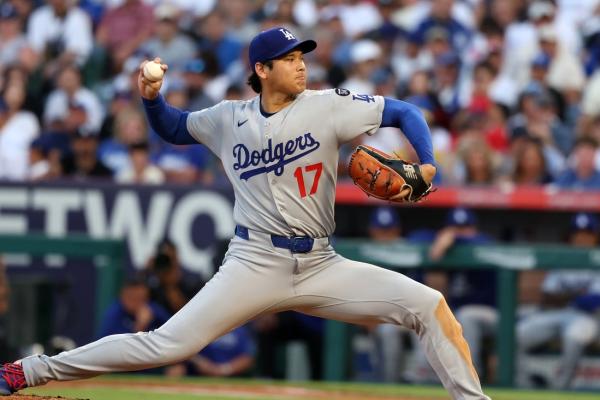 Angels complete season sweep of Dodgers with late rally
