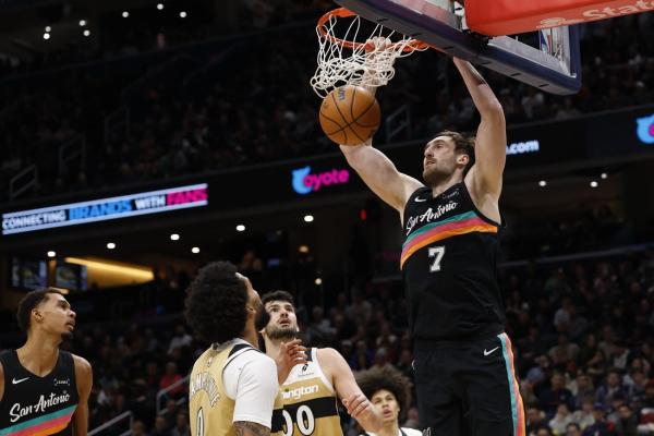 West’s best square off as surging Spurs host Thunder