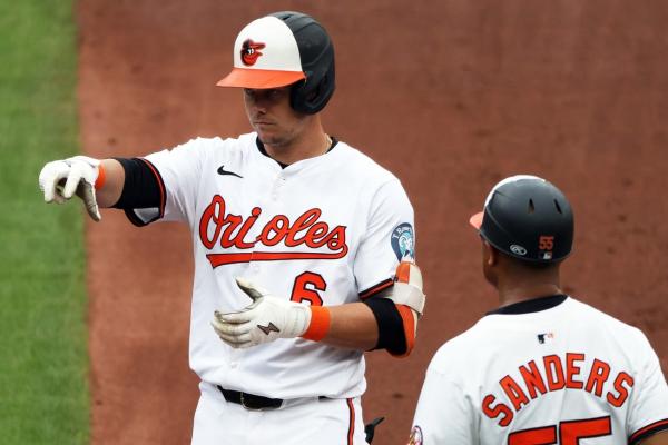 Opportunistic Orioles take rubber match over Mariners