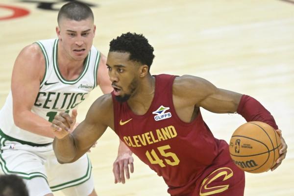 Donovan Mitchell's late surge propels Cavs past Celtics thumbnail