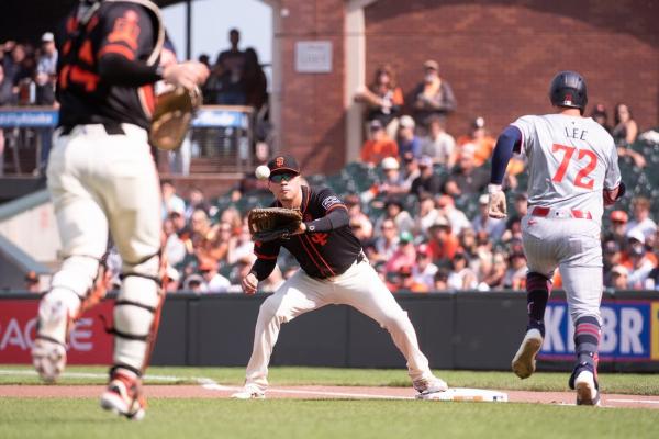 Twins take early lead, then ‘pen shuts down Giants