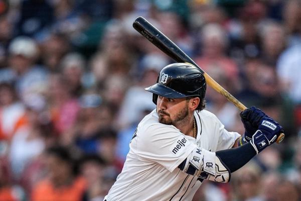 Tigers use 19-hit barrage to crush Diamondbacks