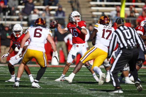 QB Athan Kaliakmanis excels against former team as Rutgers downs Minnesota