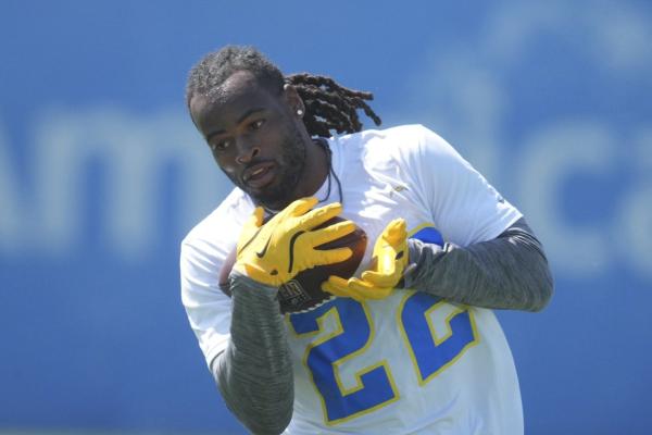 Chargers RB Najee Harris (eye) hurt in fireworks incident
