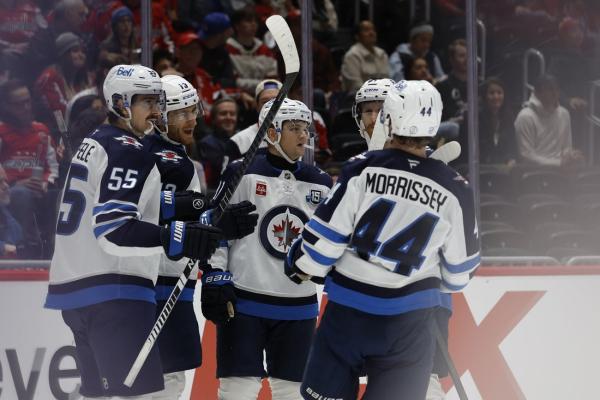 Similar scoring lulls weigh heavily on Jets, Hurricanes