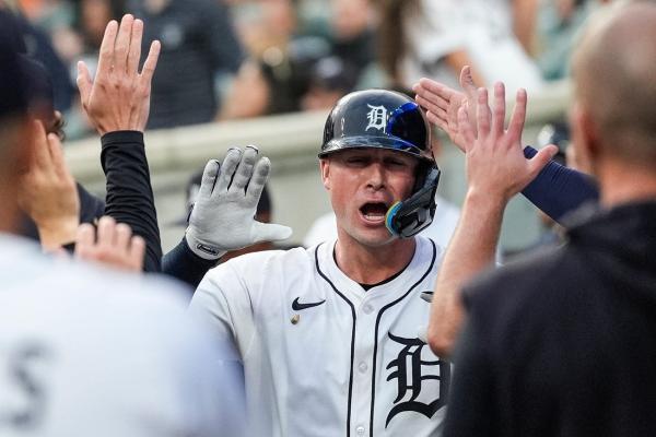 Tigers down Cubs in matchup of Central division leaders