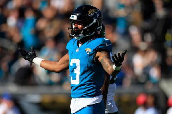 Jaguars sign WR Jakobi Meyers to 3-year, $60 million deal