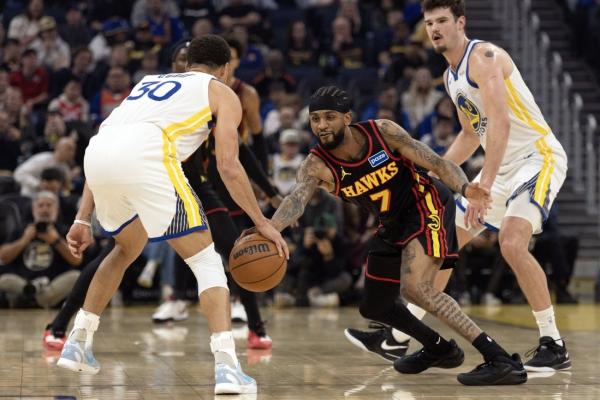 Sharp-shooting Hawks pull away from Warriors