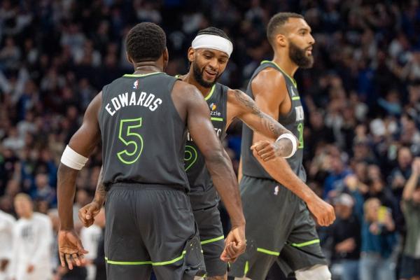 Defense on display as Timberwolves tangle with Spurs