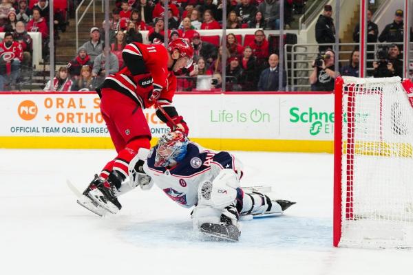 Five-goal second period carries Hurricanes past Jackets