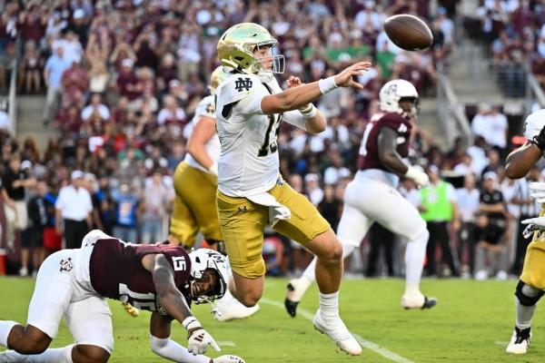 Jeremiyah Love late TD run lifts No. 7 Notre Dame over No. 20 Texas A&M