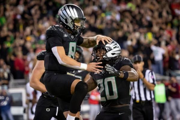 Oregon moves to No. 2, Penn State No. 3 in AP Top 25 poll