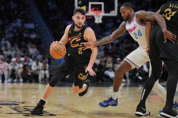 Donovan Mitchell, Cavs go wire-to-wire past Heat